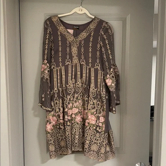 Pakistani lilac designer outfit - Picture 2 of 5